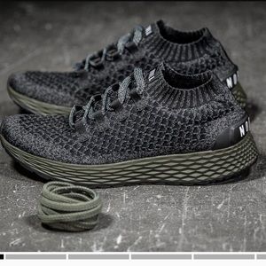 NoBull knot runners- black ivy 6.5 women’s
